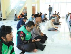Polres Gresik dan Komunitas Ojol Bersatu, Sholat Gaib dan Doa Bersama untuk Almarhum Affan