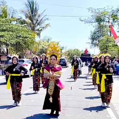 Karnaval budaya warnai puncak hut ke 80 ri di desa dumpiagung lamongan 3
