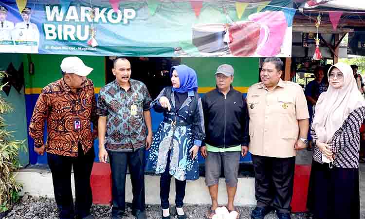 Pemkab sidoarjo tuntaskan renovasi 740 warung rakyat