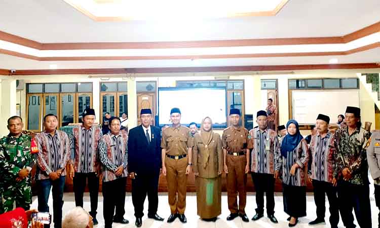 Pengambilan sumpah dan pelantikan perangkat desa kebaron 2