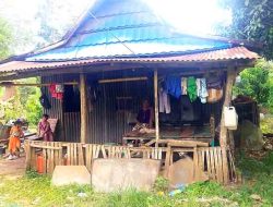 Potret Kemiskinan di Takalar: Cadia dan Mimpi yang Tertahan di Lantai Rumah yang Berlubang