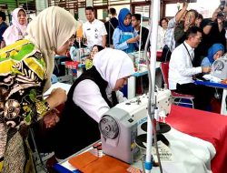 Ribuan Pelajar Jawa Timur Jahit Bendera Raksasa: Semarak Kemerdekaan dan Rekor MURI Menanti