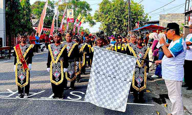 Semarak gerak jalan pelajar warnai peringatan kemerdekaan ke 80 di kedungpring 3