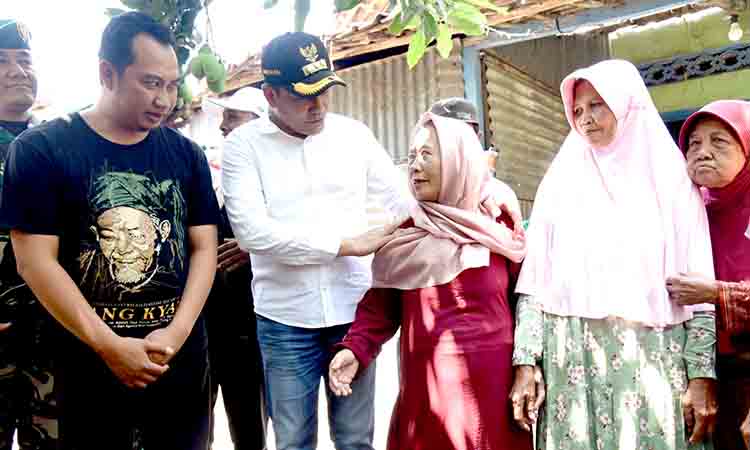 Bupati sidoarjo segera renovasi dua rtlh di kecamatan tarik