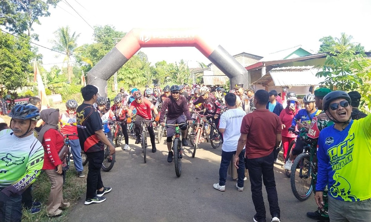 Dandim 1426 takalar semarakkan pedal merdeka 2025 di moncongkomba 2