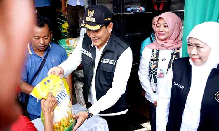 Gubernur jatim dan bupati sidoarjo 2