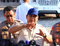 Prabowo: Polisi Terluka Saat Ricuh Akan Dapat Kenaikan Pangkat Luar Biasa