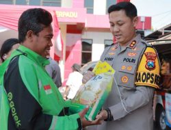 Polres Jember Hadirkan Pasar Murah, Pengemudi Ojol Bawa Pulang Sembako Dengan Senyum Sumringah