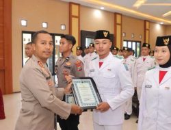Penuh Kebanggaan, Kapolres Kediri Apresiasi Paskibraka Kabupaten Kediri