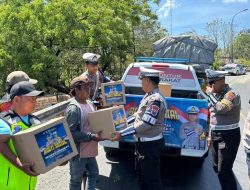 Hari Lalu Lintas Bhayangkara ke-70 Polres Situbondo Berbagi Sembako dan Rompi untuk Supeltas