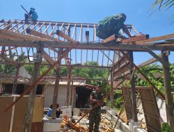 Anggota Koramil Karangjati Gelar Karya Bakti Bangun Rumah Warga di Desa Sidorejo
