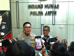 Polda Jatim Kembalikan Buku Sitaan yang Tidak Terkait dengan Tindak Pidana