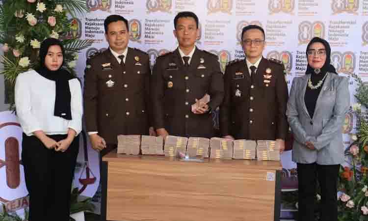 Kejari lamongan tingkatkan status dugaan korupsi