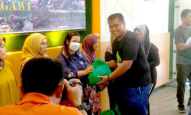 Manunggal bersama rakyat