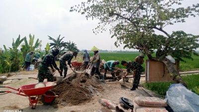 Aksi nyata babinsa koramil taman kawal rehabilitasi jaringan irigasi swakelola tipe 2 2