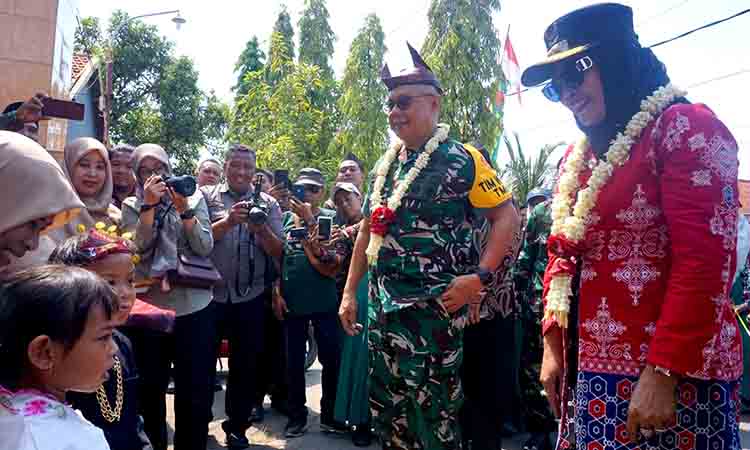 Brigjen tni farouk pakar tinjau tmmd ke 126 di sidoarjo