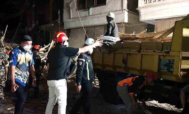 Bupati terus pantau pencarian korban runtuhnya bangunan mushola ponpes al khoziny