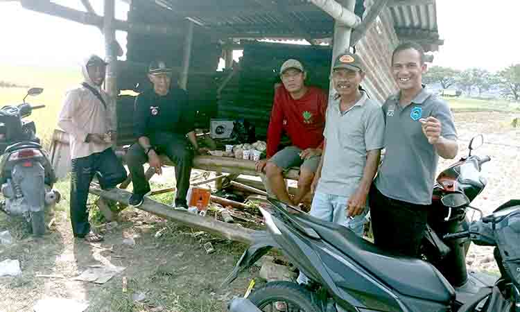 Gotong royong di atas tanah wakaf