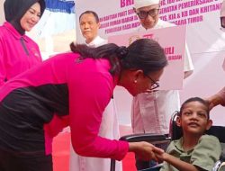 Ketua Umum Bhayangkari Salurkan 5.000 Paket Bansos, Gelar Bakti Kesehatan dan Religi di NTT