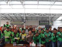 Kapolres Bojonegoro Beri Bantuan Komunitas Ojol Ajak Jaga Kamtibmas