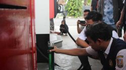 Polres Tuban Bersama Diskopumdag Cek SPBU Respon Keluhan Masyarakat terkait BBM