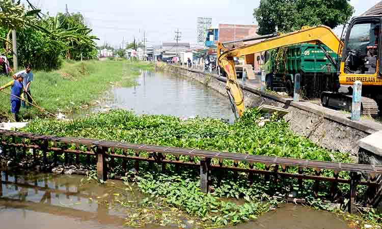 Jaga kebersihan sungai