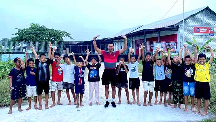 Kades gunungrejo ajak warga dan anak anak olahraga pagi