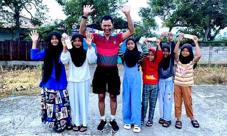 Kades gunungrejo ajak warga dan anak anak olahraga pagi 2