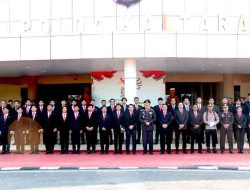 Kapolda Kaltara Berikan Penghargaan kepada Personel dan Warga Sipil Berprestasi