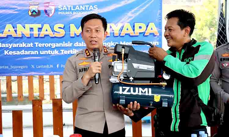 Kapolres bojonegoro beri bantuan