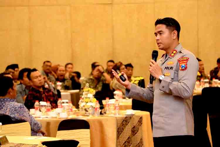 Kapolres ngawi jadi narasumber