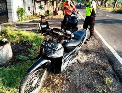Nyaris Maut di Jalan Tak Rata, Motor Terjungkal! Siapa Bertanggung Jawab?
