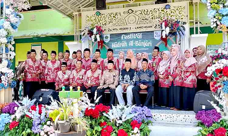 Kepala kemenag lamongan buka festival al banjari antar mi se kabupaten