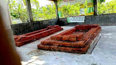 Makam palsu di desa ngujungrejo