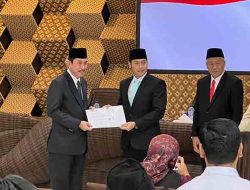 Mas Bupati Tuban Serahkan SK Pensiun, Tegaskan Pengabdian ASN Tak Pernah Usai