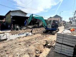 Pemkab Sidoarjo Kebut Betonisasi Jalan Kureksari-Kepuhkiriman Waru, Warga Senang Jalan Tak Gampang Rusak Lagi