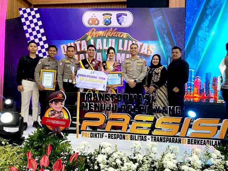 Satlantas polres lamongan borong dua penghargaan