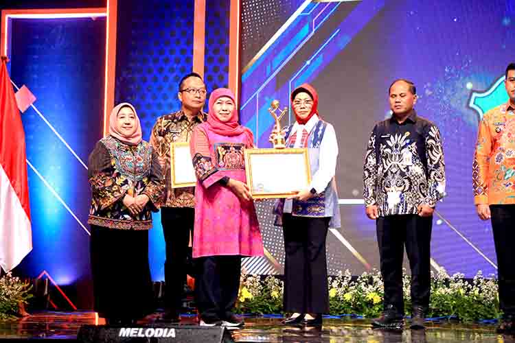 Sidoarjo borong penghargaan di investment award jatim 2025 2