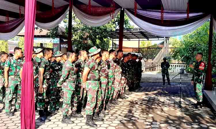 Tni dan warga desa kedondong