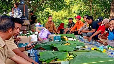 Tradisi wiwitan warnai keberhasilan panen padi warga mojodadi 2 (2)