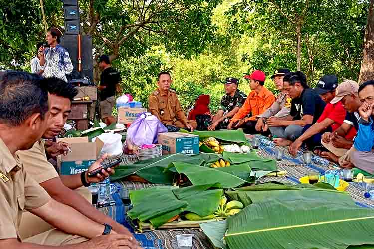 Tradisi wiwitan warnai keberhasilan panen padi warga mojodadi 2 (2)
