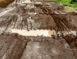 Kondisi Jalan Poros Panaikang yang Rusak Parah Dinilai Langgar Hak Dasar Warga, Warga Desak Pemerintah Segera Bertindak
