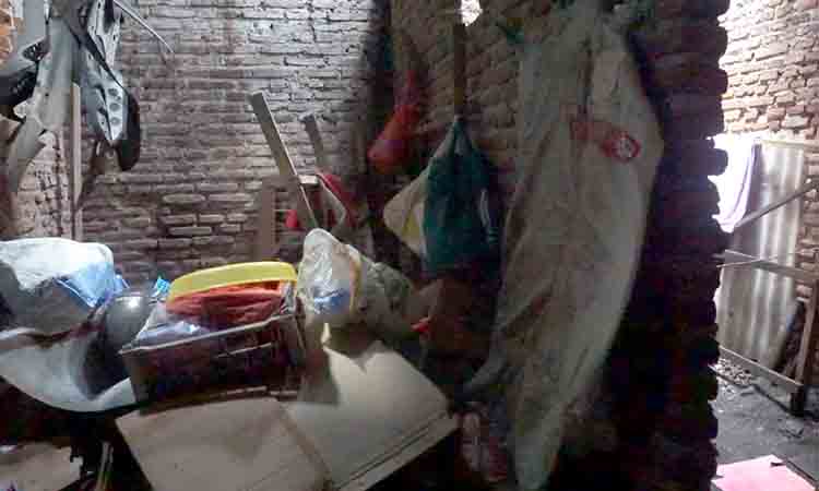 Bupati Sidoarjo Pastikan Bantuan Renovasi untuk Tiga Rumah Segera