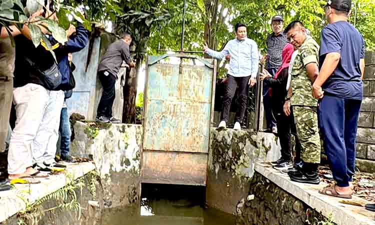 Bupati Sidoarjo Subandi Sidak ke Sejumlah Lokasi Banjir
