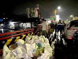 Bupati Sidoarjo Turun Langsung Atasi Banjir, Warga Harap Solusi Jangka Panjang