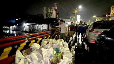 Bupati Sidoarjo Turun Langsung Atasi Banjir, Warga Harap Solusi Jangka Panjang