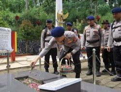 Personel Polres Madiun Napak Tilas ke Monumen Sakip–Sanali