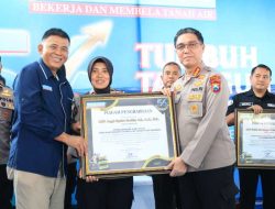 Komitmen Jaga Keamanan dan Ekonomi Daerah, Kapolres Kediri Kota diganjar penghargaan dari SKH Memorandum