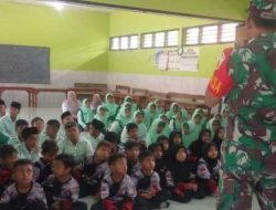 Babinsa Kodim 0813 Bojonegoro Bekali 70 Siswa SDN Sekar I dengan Wawasan Kebangsaan