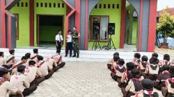 Bentuk Karakter Siswa, Babinsa Koramil 02/Taman Beri Materi Pada Latihan Dasar Kepemimpinan.